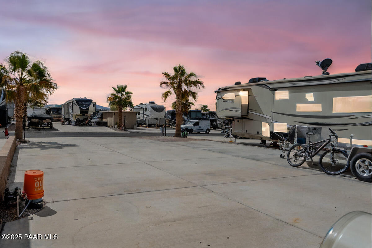 1905 Victoria Farms Road Lake Havasu City, AZ 86404 - Photo 3 of 13 1905VictoriaFarms228