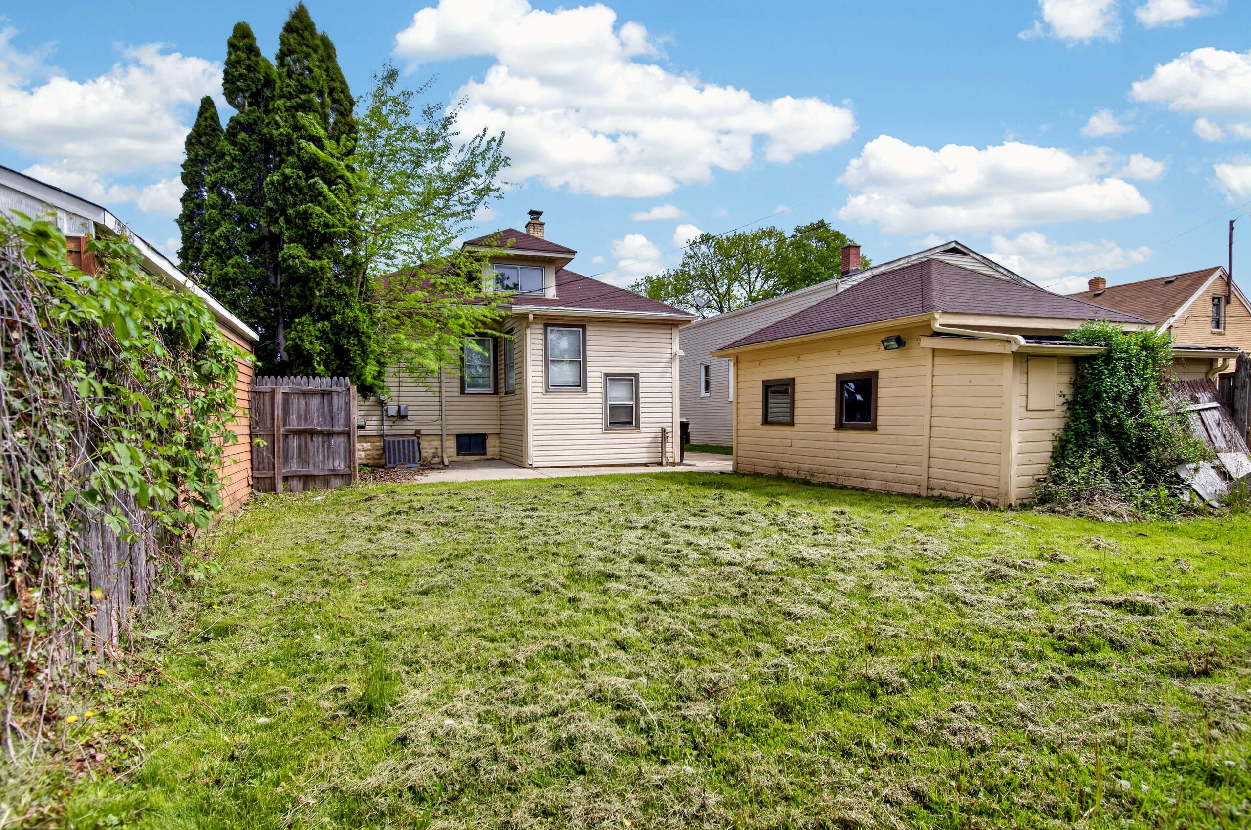2335 Olive Street Racine, WI 53403 - Photo 21 of 21 IMG_3788