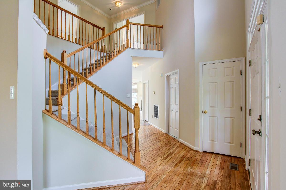 18625 Olney Mill Road Olney, MD 20832 - Photo 4 of 30 Interior (General)