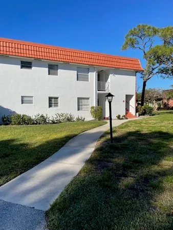 $1,400 | 2600 Southeast Ocean Boulevard Southeast, Unit A5, Stuart, FL 34996