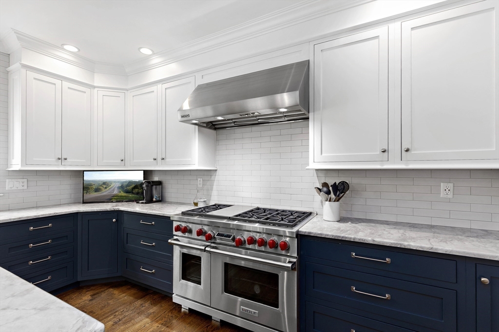 111 Martin Road Concord, MA 01742 - Photo 5 of 42