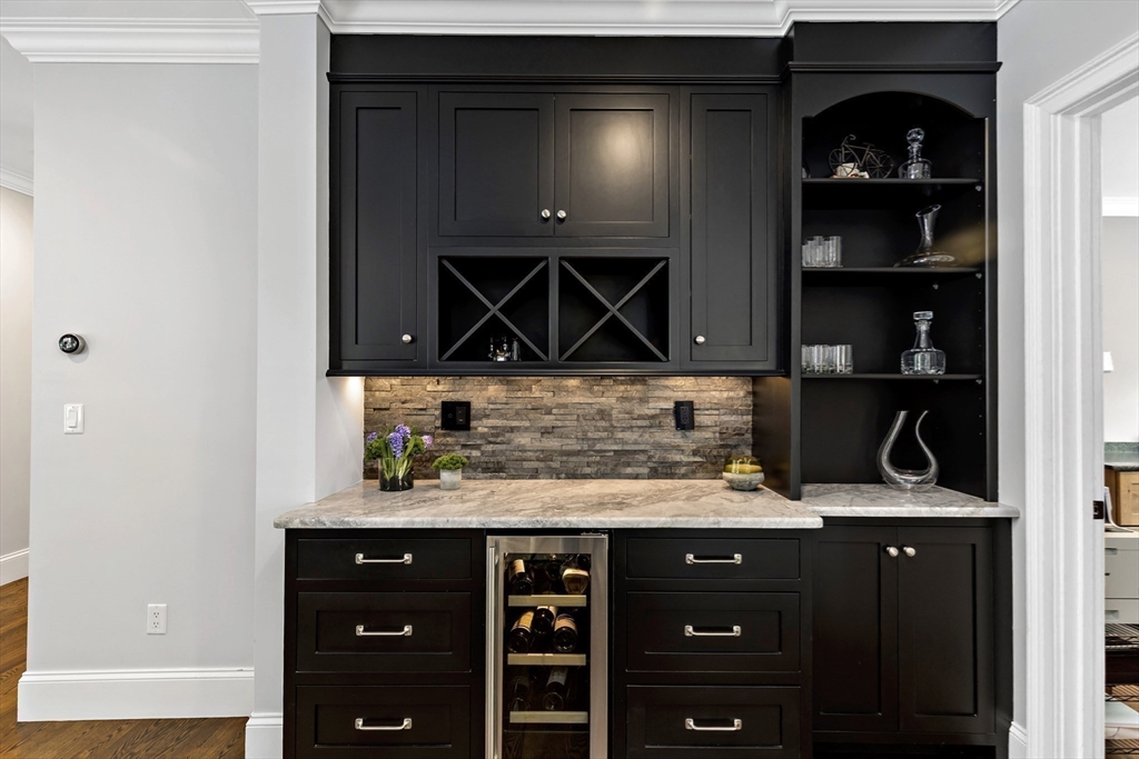 111 Martin Road Concord, MA 01742 - Photo 9 of 42