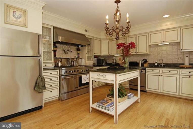 7208 Evans Mill Road McLean, VA 22101 - Photo 2 of 19 Kitchen