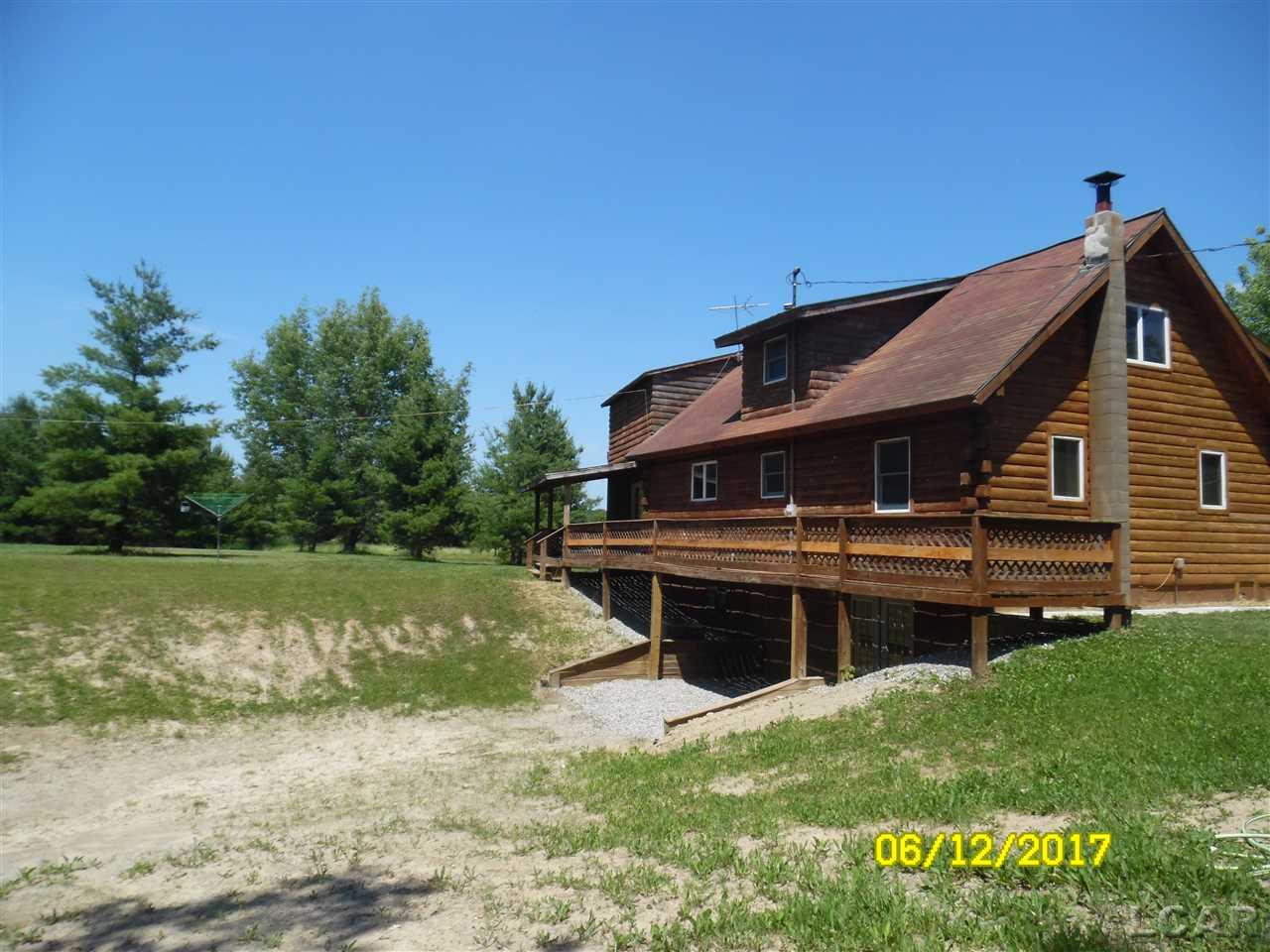 13550 West Cadmus Road Hudson, MI 49247 - Photo 2 of 62 31314248-1.JPG