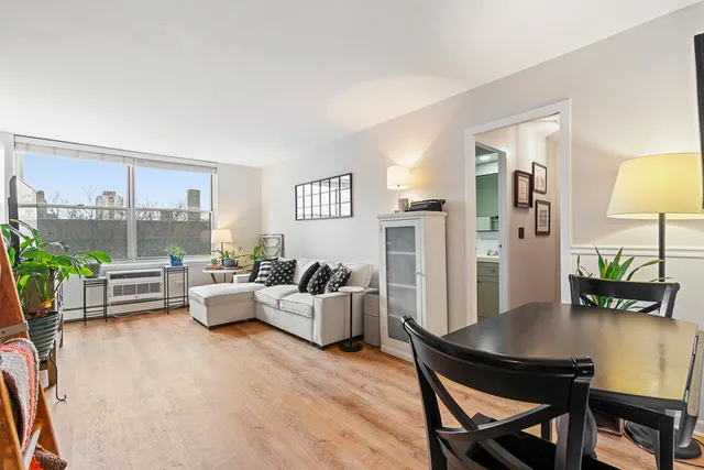 $214,900 | 3033 North Sheridan Road, Unit 508, Chicago, IL 60657