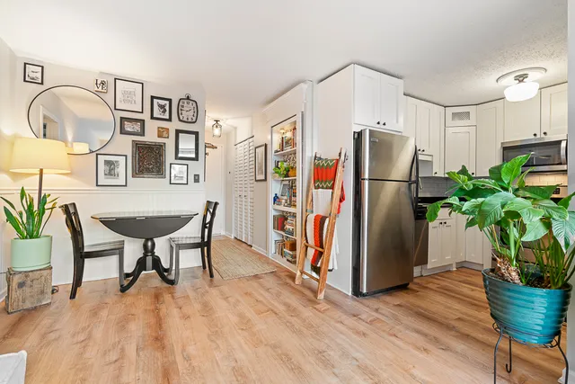 $214,900 | 3033 North Sheridan Road, Unit 508, Chicago, IL 60657