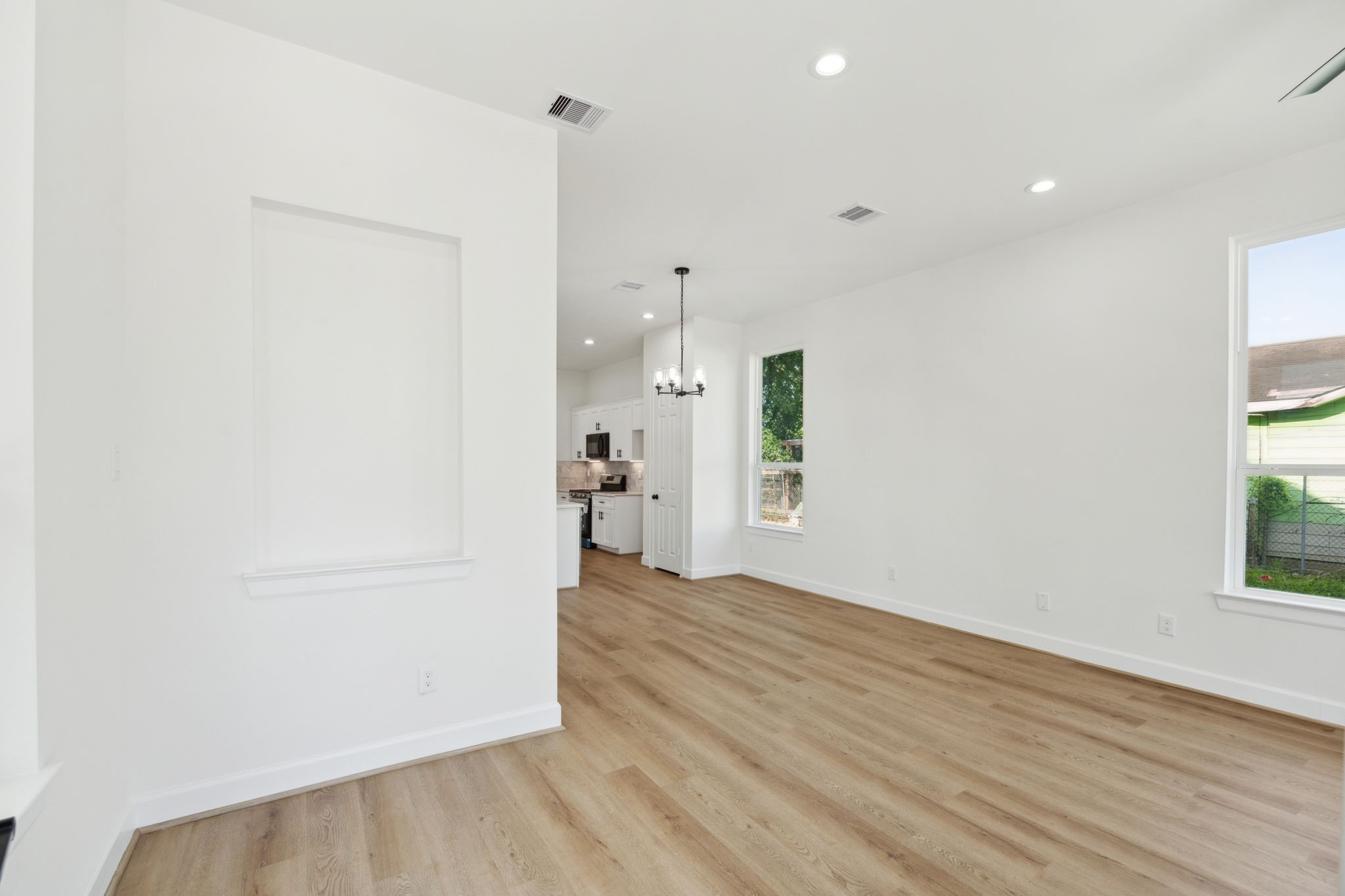 418 Delaware Street Houston, TX 77029 - Photo 3 of 23