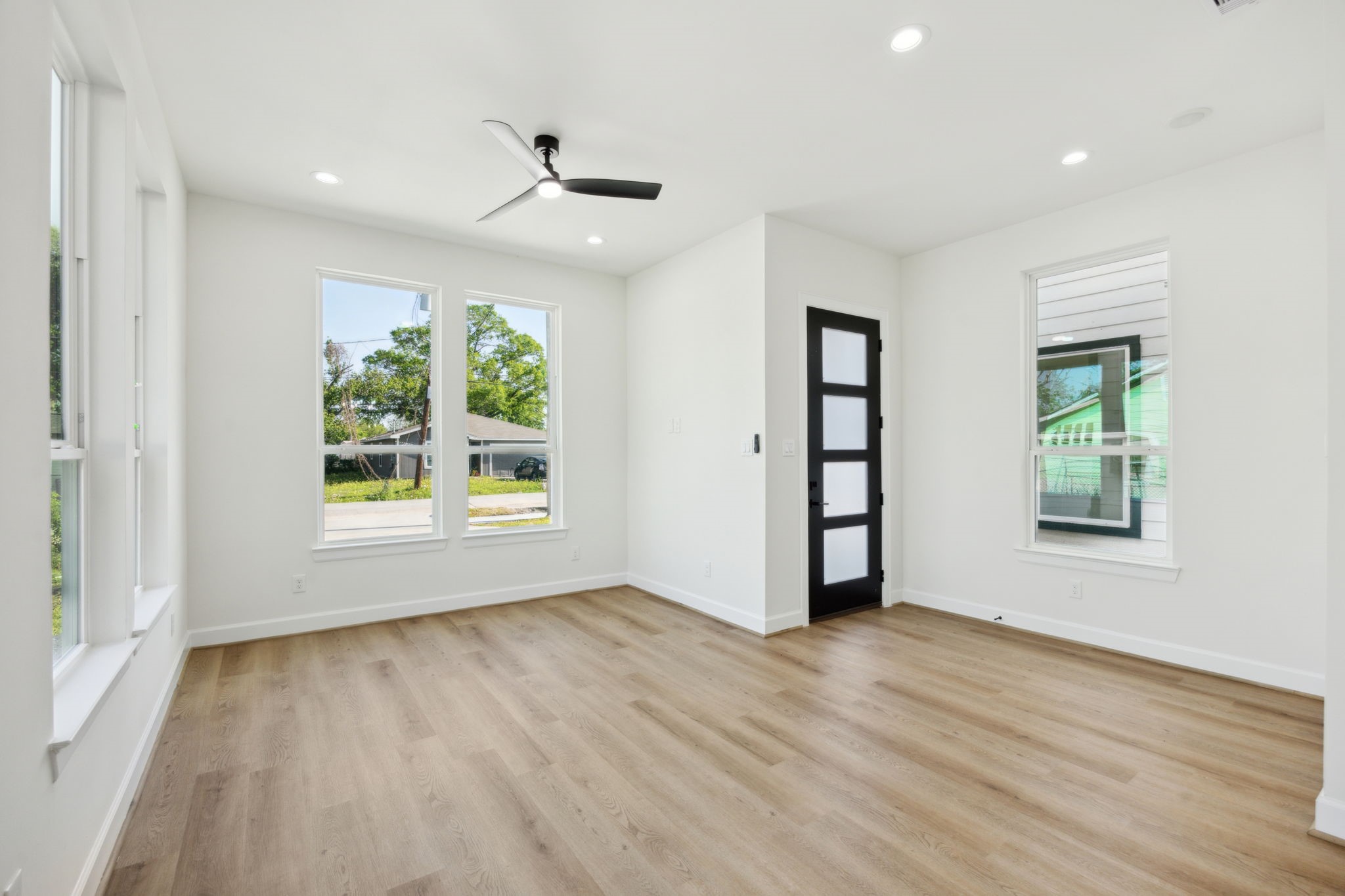 418 Delaware Street Houston, TX 77029 - Photo 6 of 23