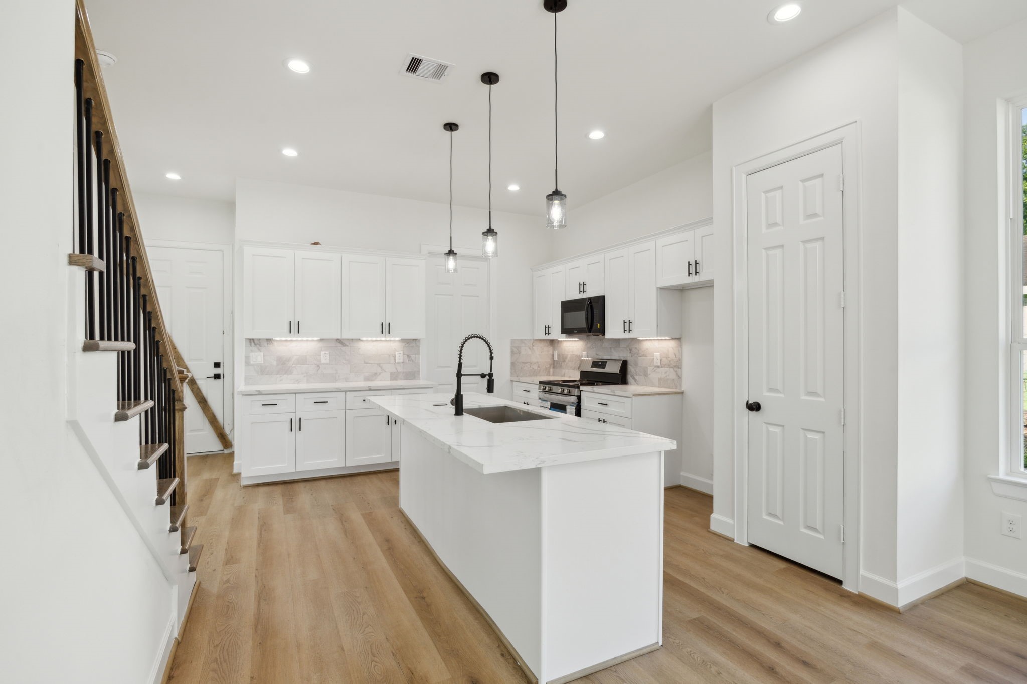 418 Delaware Street Houston, TX 77029 - Photo 8 of 23