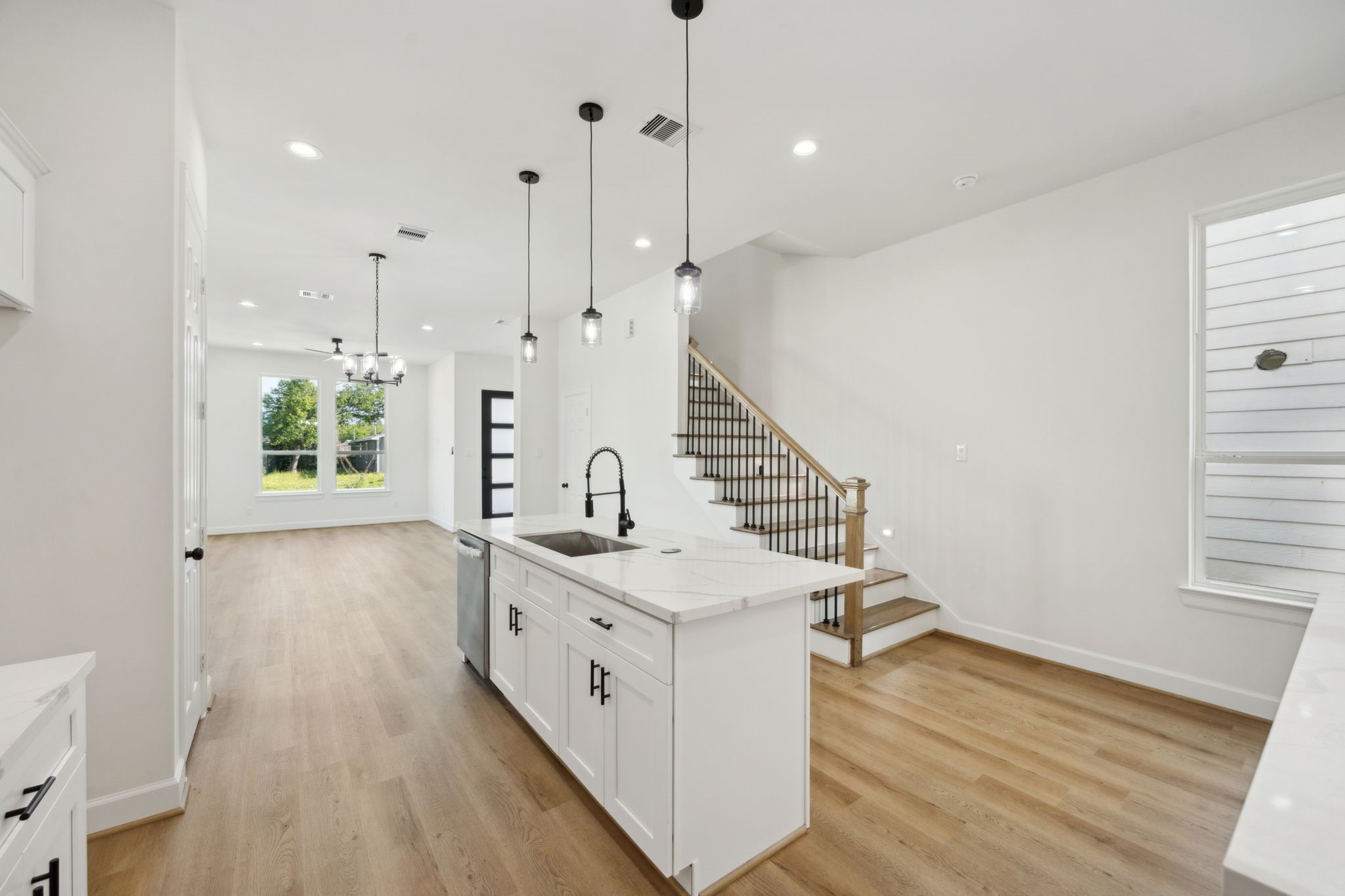 418 Delaware Street Houston, TX 77029 - Photo 10 of 23