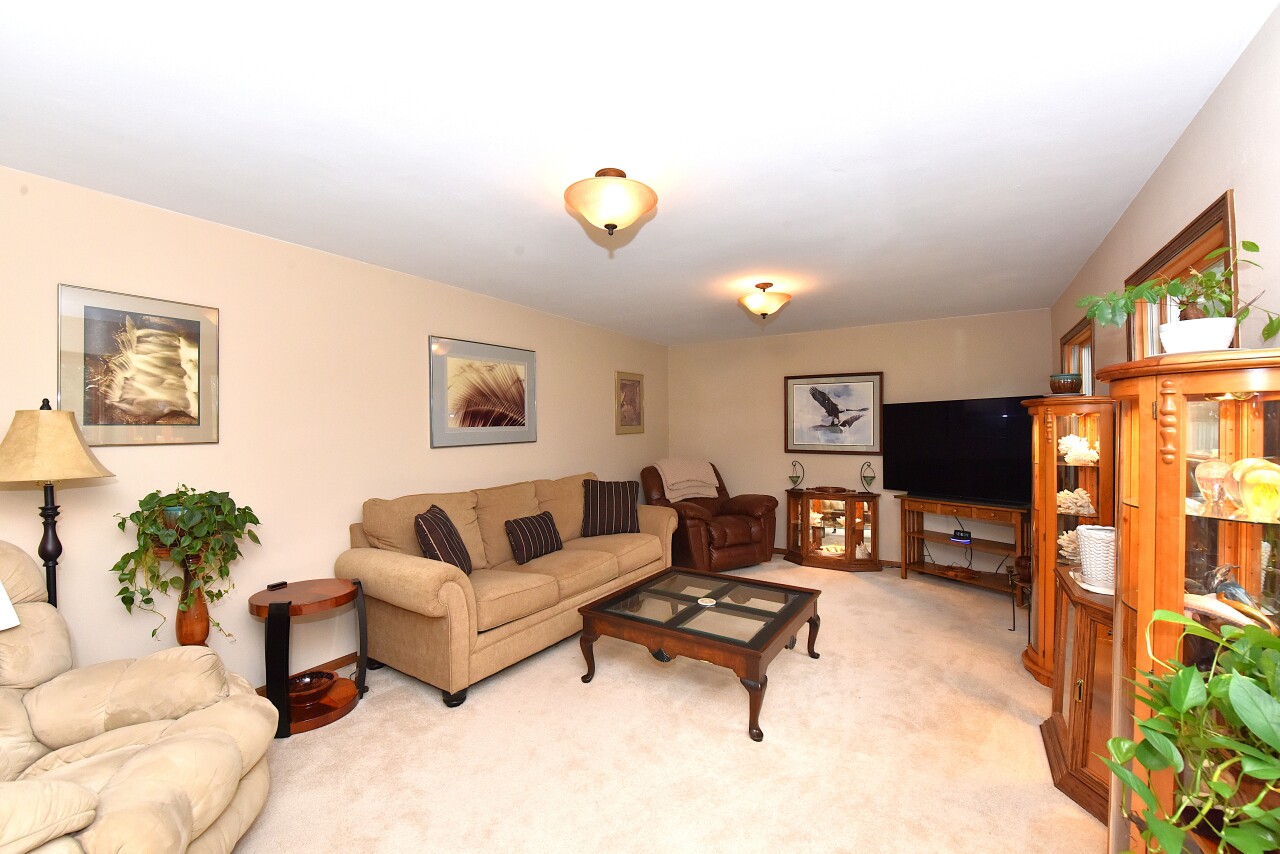 W5675 Sunset Ridge Road Walworth, WI 53184 - Photo 3 of 37 Photo 2