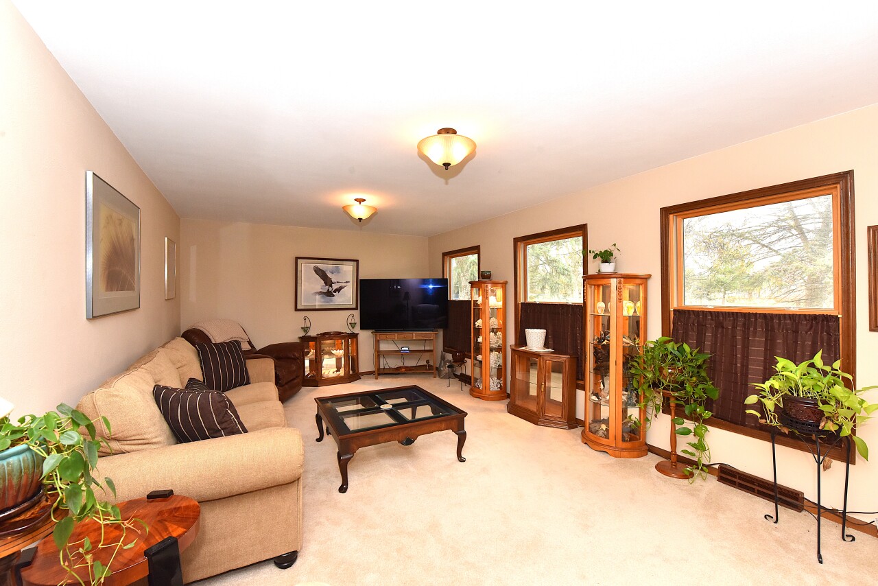 W5675 Sunset Ridge Road Walworth, WI 53184 - Photo 4 of 37 Photo 3