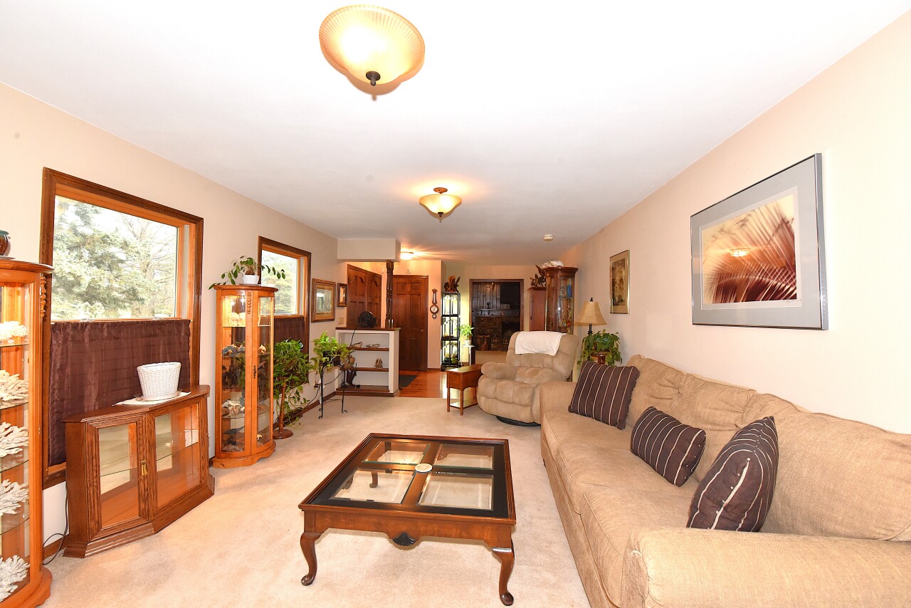 W5675 Sunset Ridge Road Walworth, WI 53184 - Photo 5 of 37 Photo 4