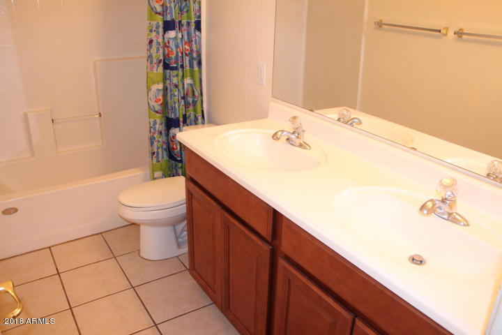 6770 West Rowel Road Peoria, AZ 85383 - Photo 9 of 16 20171119010209171404000000-o