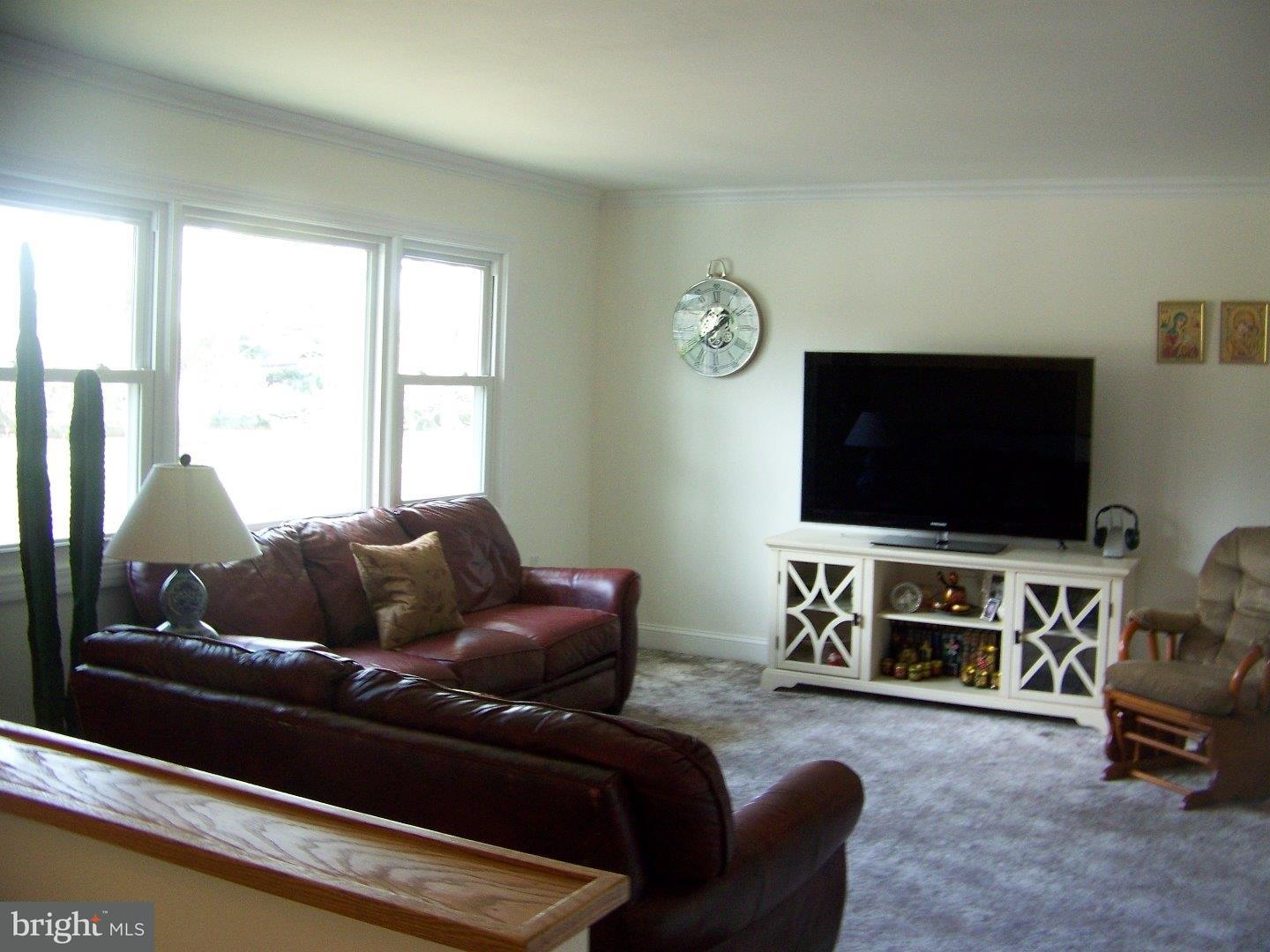 322 North Post Road West Windsor, NJ 08550 - Photo 2 of 15 Living Room