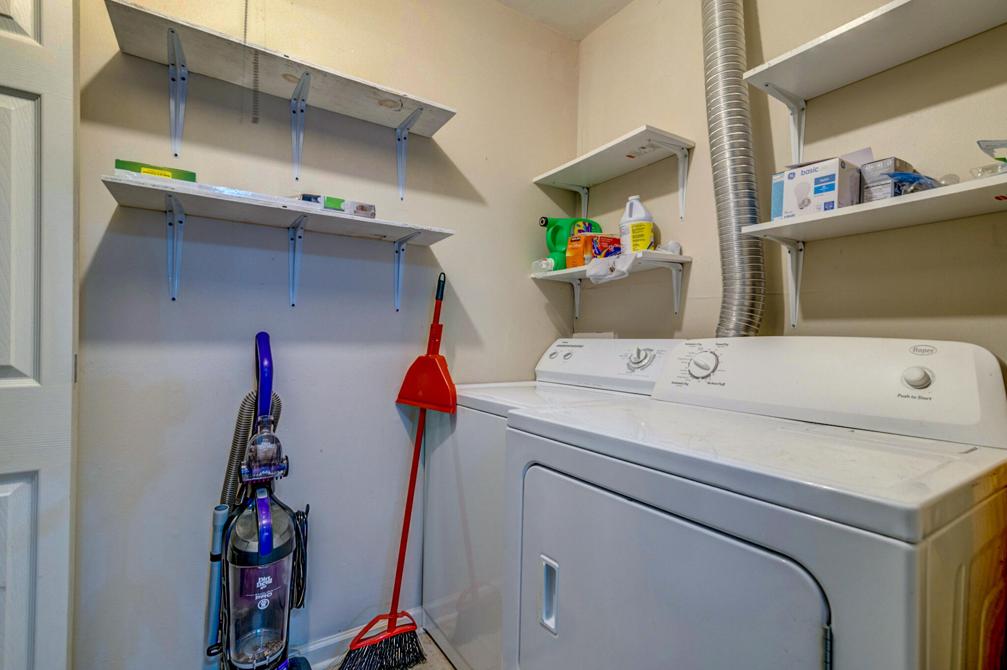 1402 Camp Road, Unit 16D Charleston, SC 29412 - Photo 7 of 19 1402-16D Camp Rd - 009 - CHS Media Group