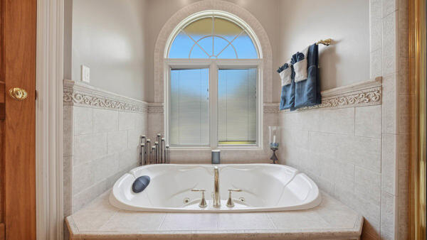 424 Hewgleys Road South Pittsburg, TN 37380 - Photo 32 of 53 Master Bath