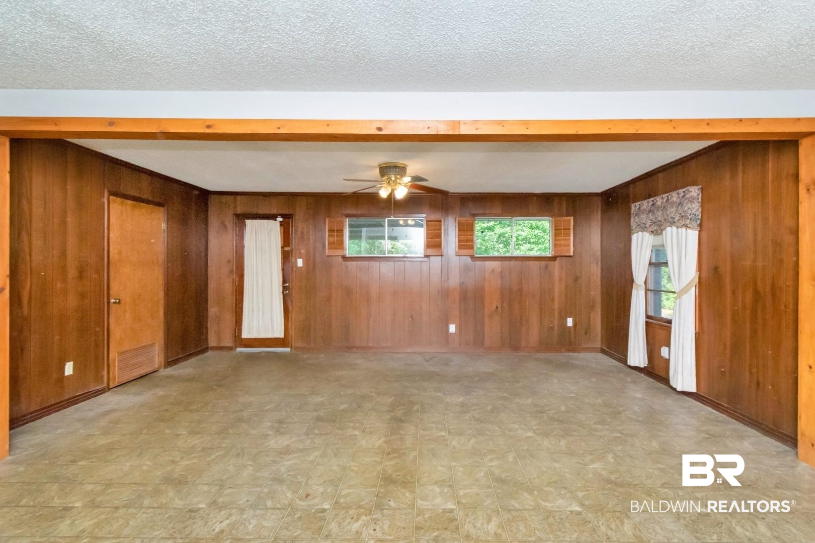 5858 Montfort Road South Mobile, AL 36608 - Photo 10 of 30 Living / Dining Room