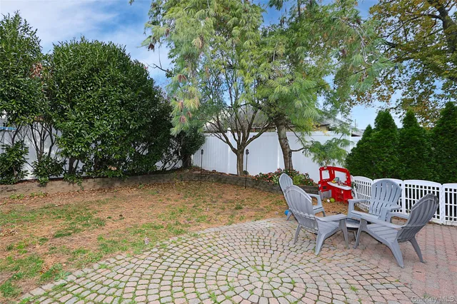 $1,150,000 | 83 Lexington Avenue, Westbury, NY 11590