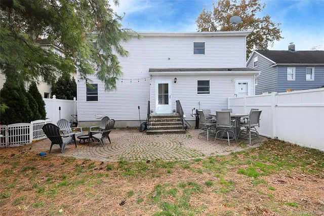 $1,150,000 | 83 Lexington Avenue, Westbury, NY 11590