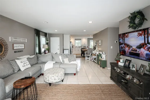 $1,150,000 | 83 Lexington Avenue, Westbury, NY 11590