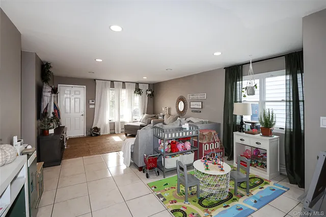 $1,150,000 | 83 Lexington Avenue, Westbury, NY 11590