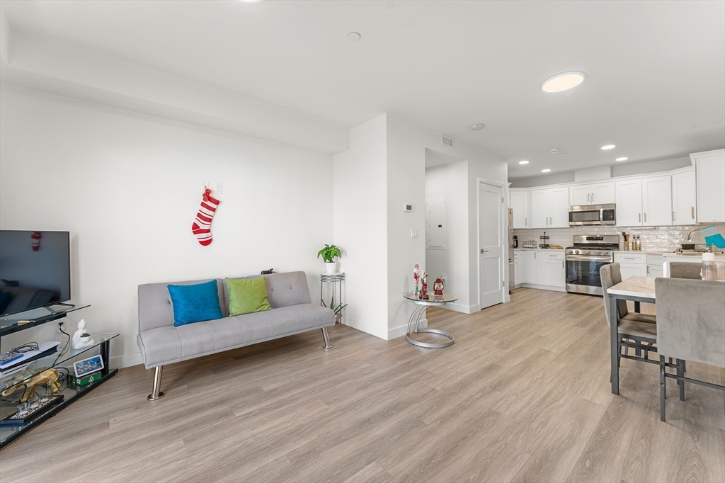 1133 North Shore Road, Unit 201 Revere, MA 02151 - Photo 12 of 37 Gallery Image 12