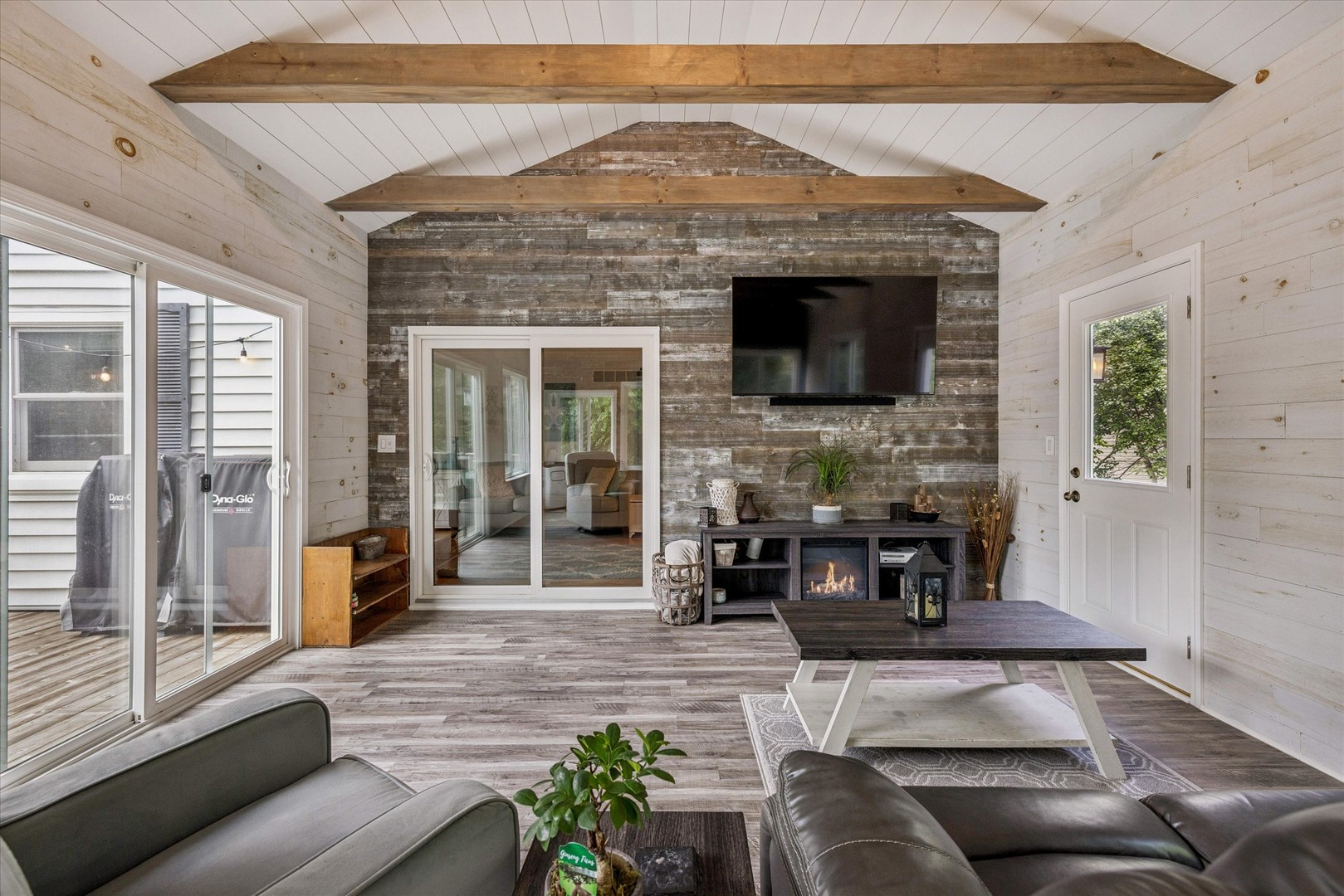 1355 North King George Court Palatine, IL 60067 - Photo 13 of 34 a living room with furniture and a flat screen tv