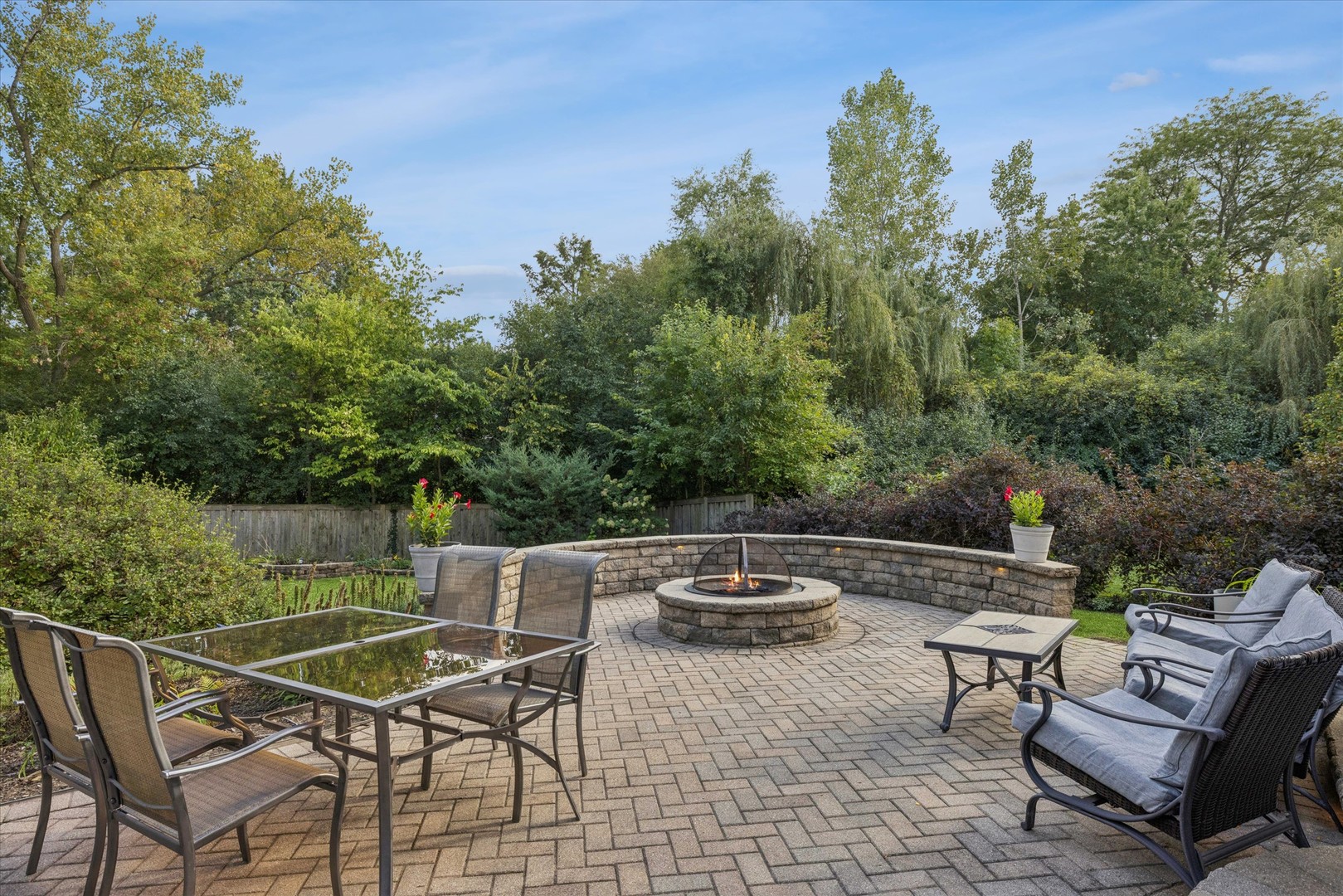 1355 North King George Court Palatine, IL 60067 - Photo 26 of 34 a view of chair and tables in the middle
