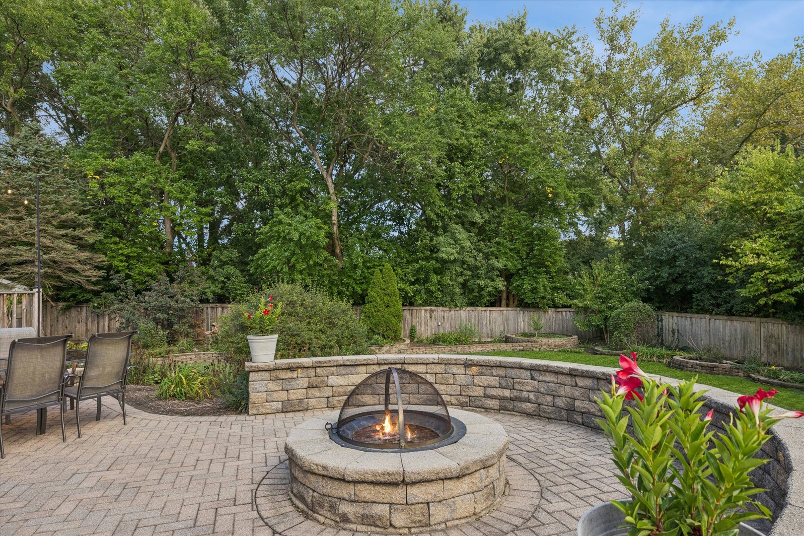 1355 North King George Court Palatine, IL 60067 - Photo 27 of 34 a outdoor view with a seating space