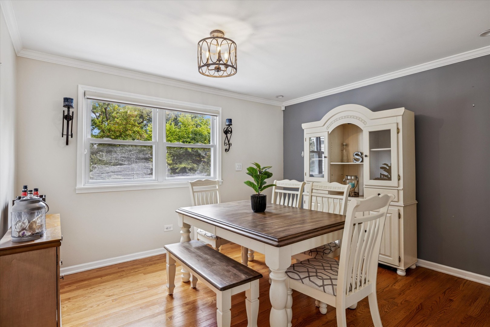 1355 North King George Court Palatine, IL 60067 - Photo 6 of 34 a dining room with furniture and window