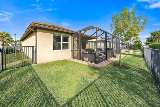 $379,900 | 11392 Southwest Carlisle Crossing Avenue, Port St. Lucie, FL 34987