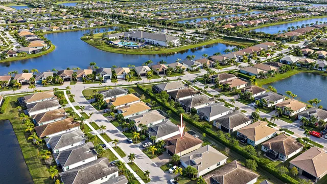 $379,900 | 11392 Southwest Carlisle Crossing Avenue, Port St. Lucie, FL 34987