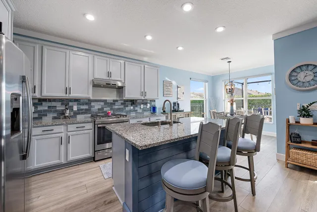 $379,900 | 11392 Southwest Carlisle Crossing Avenue, Port St. Lucie, FL 34987