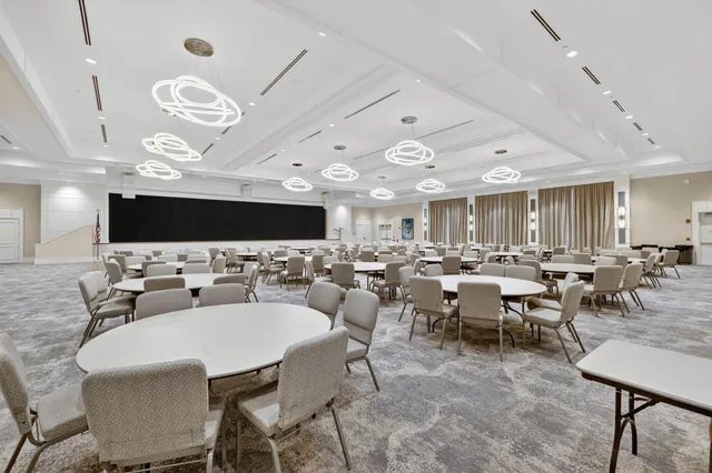 $379,900 | 11392 Southwest Carlisle Crossing Avenue, Port St. Lucie, FL 34987