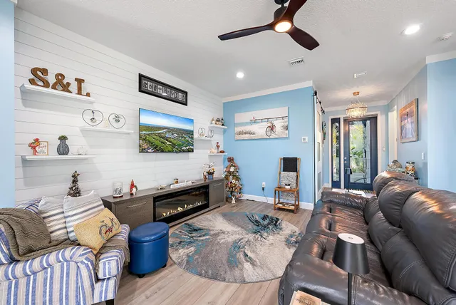 $379,900 | 11392 Southwest Carlisle Crossing Avenue, Port St. Lucie, FL 34987