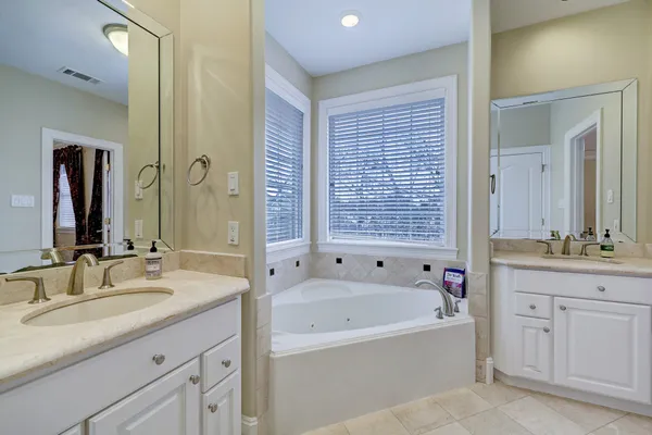 $3,800 | 848 West 25th Street, Unit C, Houston, TX 77008
