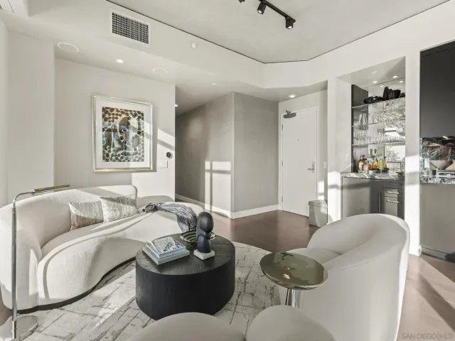 $1,395,000 | 801 Ash Street, Unit 801, San Diego, CA 92101