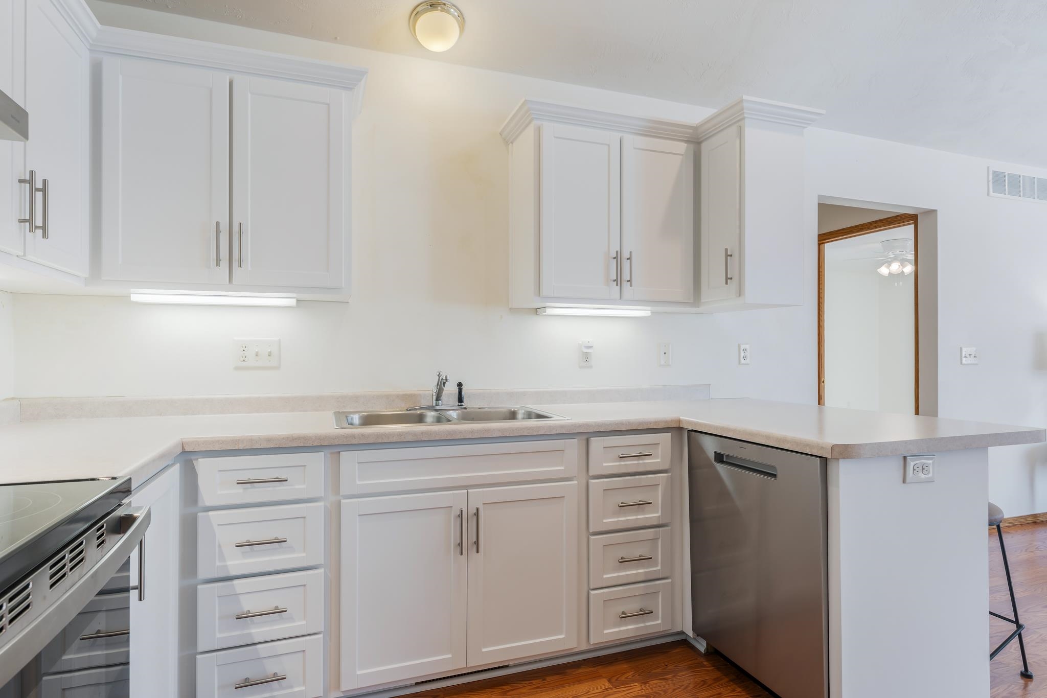 3540 Terri Lane Appleton, WI 54914 - Photo 10 of 38