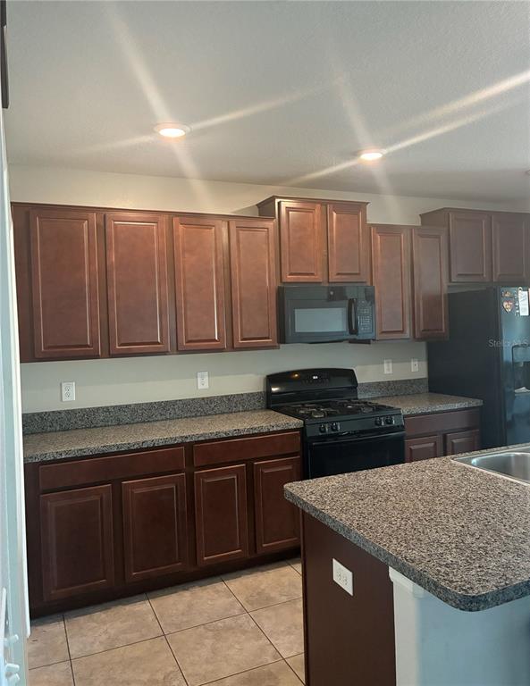 9616 Lemon Drop Loop Sun City Center, FL 33573 - Photo 11 of 52