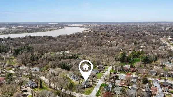 $400,000 | 315 Crestline Drive, Bettendorf, IA 52722