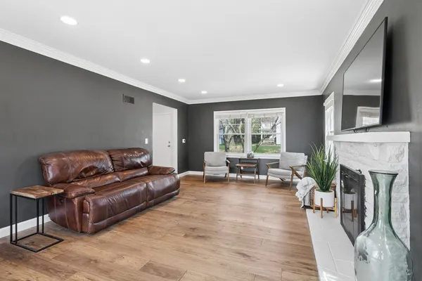 $400,000 | 315 Crestline Drive, Bettendorf, IA 52722