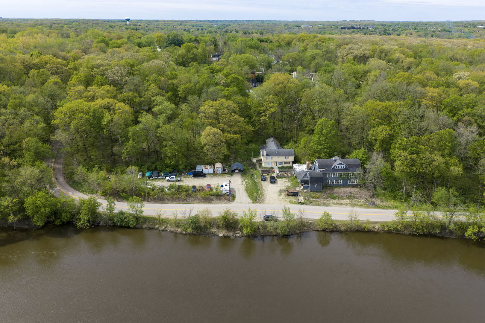 35W333 Riverside Drive St. Charles, IL 60174 - Photo 5 of 29