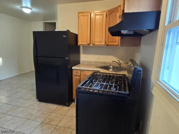 $1,825 | 763 West Grand Avenue, Unit 2R, Rahway, NJ 07065
