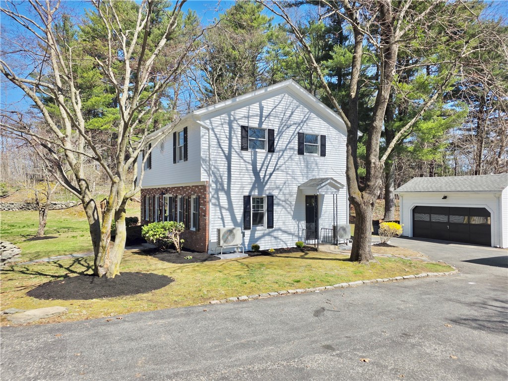 8 Wolf Hill Road Smithfield, RI 02917 - Photo 2 of 32