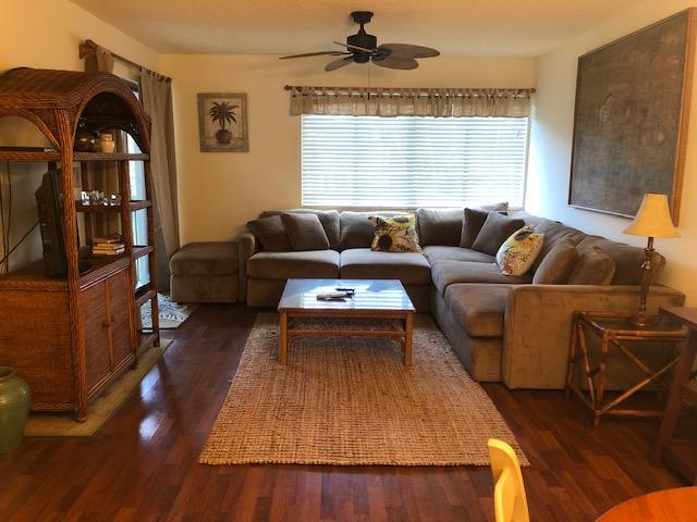 818 Southwest 9th St Circle, Unit 201 Boca Raton, FL 33486 - Photo 4 of 21 Living room