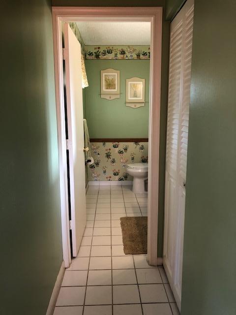 818 Southwest 9th St Circle, Unit 201 Boca Raton, FL 33486 - Photo 10 of 21 Hallway w/closet
