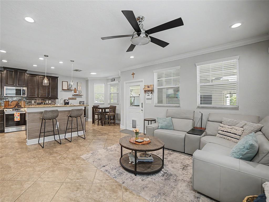 16910 Dorman Road Lithia, FL 33547 - Photo 8 of 46