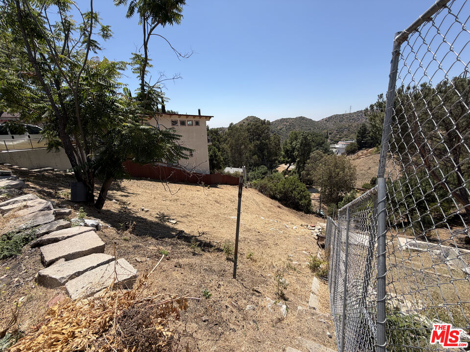 9467 Reverie Road Tujunga, CA 91042 - Photo 19 of 23