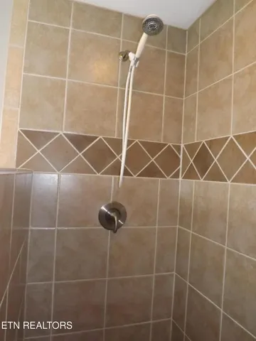 $450,000 | 140 Lancaster Street, Harrogate, TN 37752